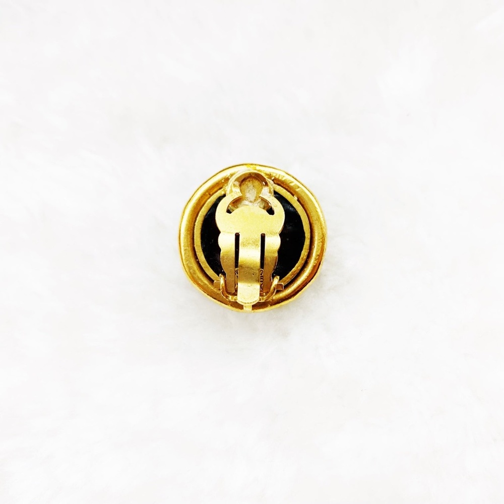 Chanel single earring - Picture 7 of 9